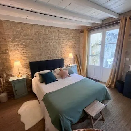 La Bonne Brise Bed & Breakfast